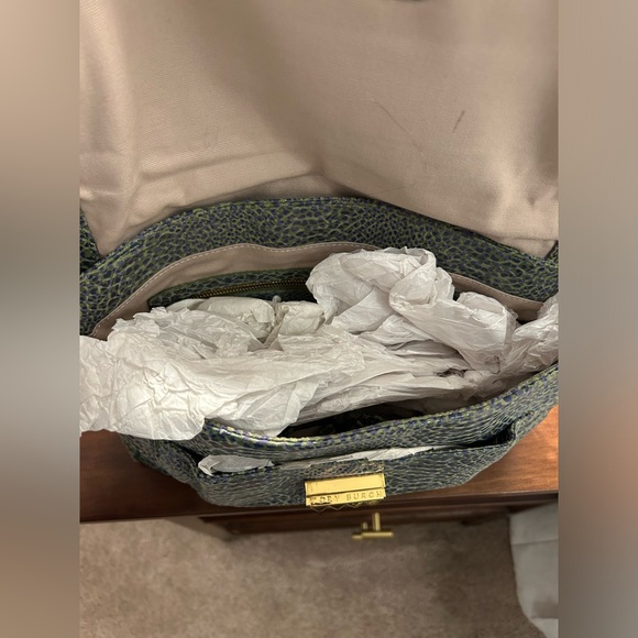 Gorgeous never used Tory Burch shoulder bag! - Picture 3 of 4